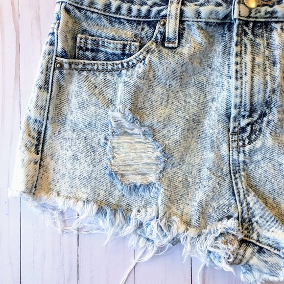 Forever21 Distressed Denim High Waist Cutoff Short - Picture 3 of 3